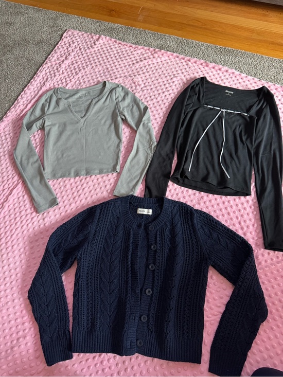 Hollister Sweaters - Hollister ladies bundle